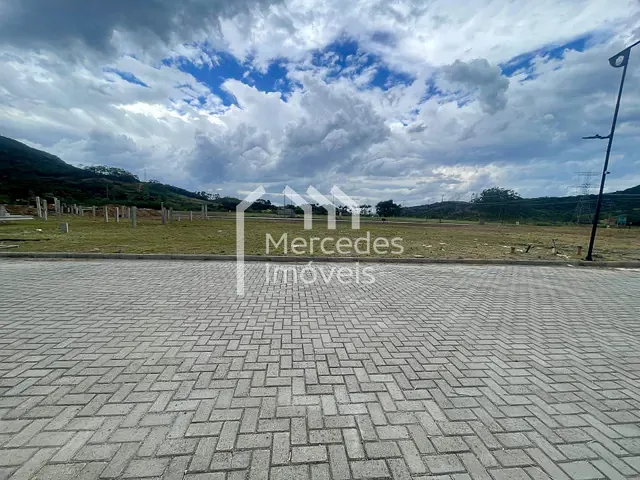 Terreno com 866m², à venda, no bairro Rio do Meio em Itajaí