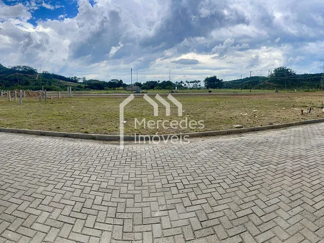 Terreno com 866m², à venda, no bairro Rio do Meio em Itajaí