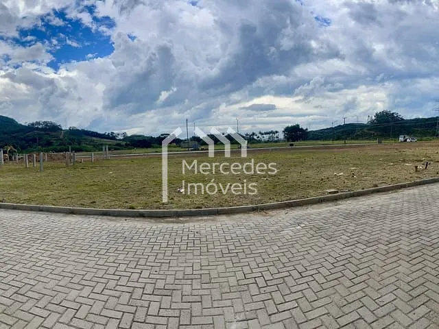 Terreno com 866m², à venda, no bairro Rio do Meio em Itajaí