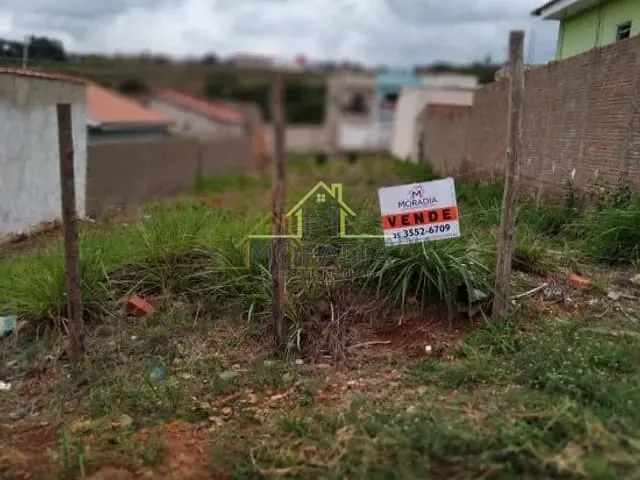 Terreno com 250m², à venda, no bairro Jardim Limoeiro em Guaxupé