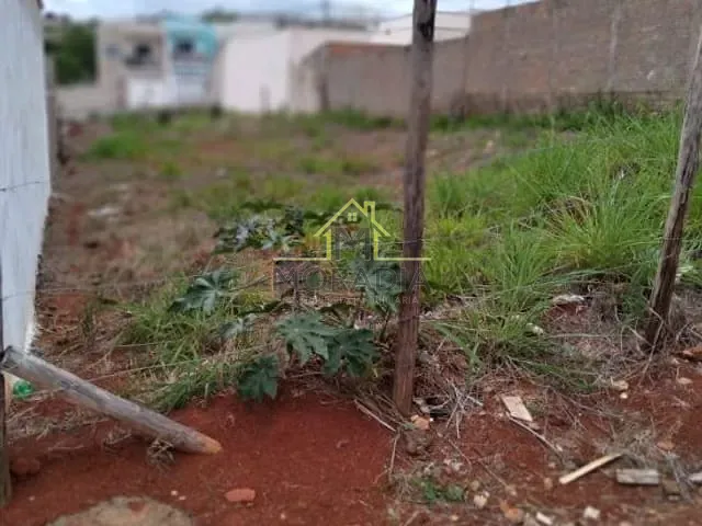 Terreno com 250m², à venda, no bairro Jardim Limoeiro em Guaxupé