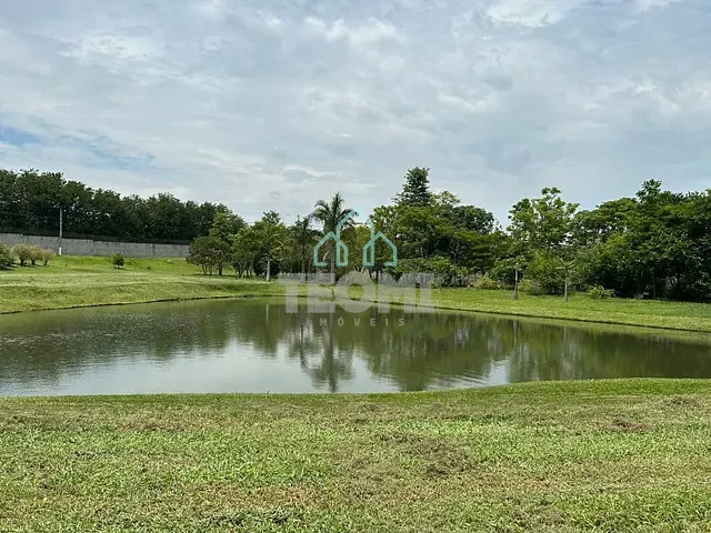 Terreno com 300m², à venda, no bairro Piracangaguá em Taubaté