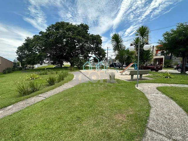 Terreno com 300m², à venda, no bairro Piracangaguá em Taubaté