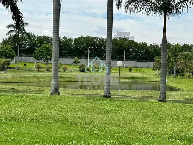 Terreno com 300m², à venda, no bairro Piracangaguá em Taubaté