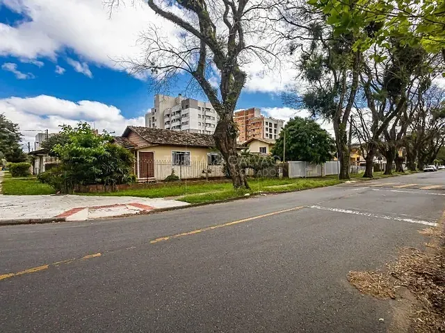 Terreno com 320m², à venda, no bairro Bacacheri em Curitiba