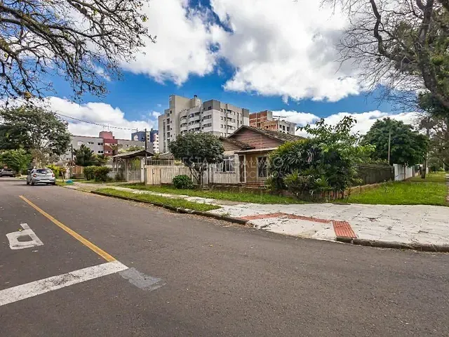 Terreno com 320m², à venda, no bairro Bacacheri em Curitiba