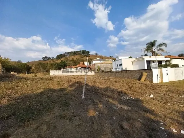 Terreno com 810m², à venda, no bairro Pinheirinho em Itajubá