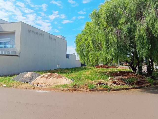 Terreno com 485m², à venda, no bairro Jardim das Mansões em Cambé