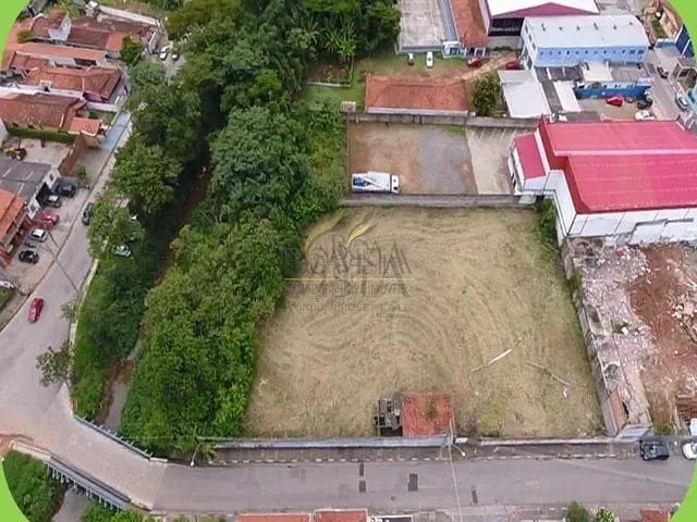 Terreno com 2800m², à venda, no bairro Centro em Piracaia