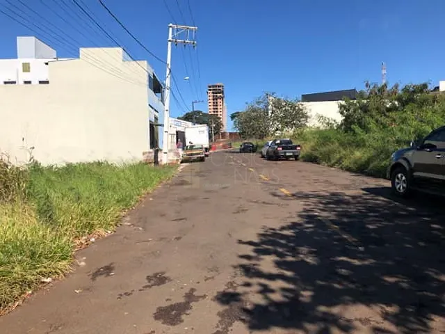 Terreno com 733m², à venda, no bairro Vila Minas Gerais em Apucarana