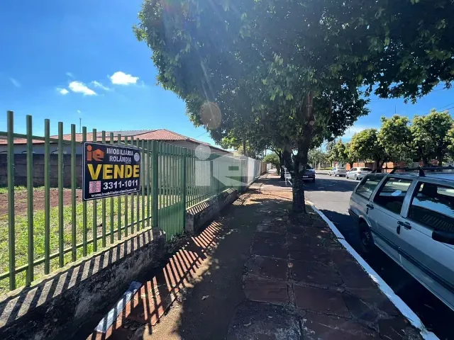 Terreno com 765m², à venda, no bairro Centro em Rolândia