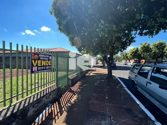 Terreno com 765m², à venda, no bairro Centro em Rolândia
