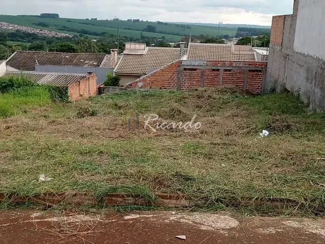 Terreno com 258m², à venda, no bairro Jardim Brasil em Arapongas