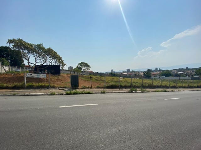 Terreno com 2000m², à venda, no bairro Vista Alegre em Taubaté