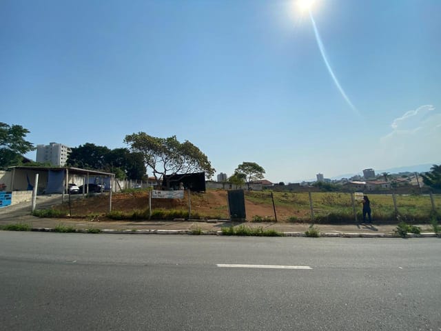 Terreno com 2000m², à venda, no bairro Vista Alegre em Taubaté