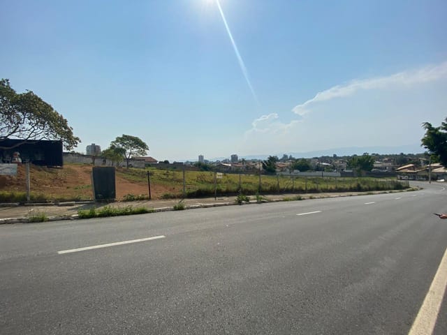 Terreno com 2000m², à venda, no bairro Vista Alegre em Taubaté