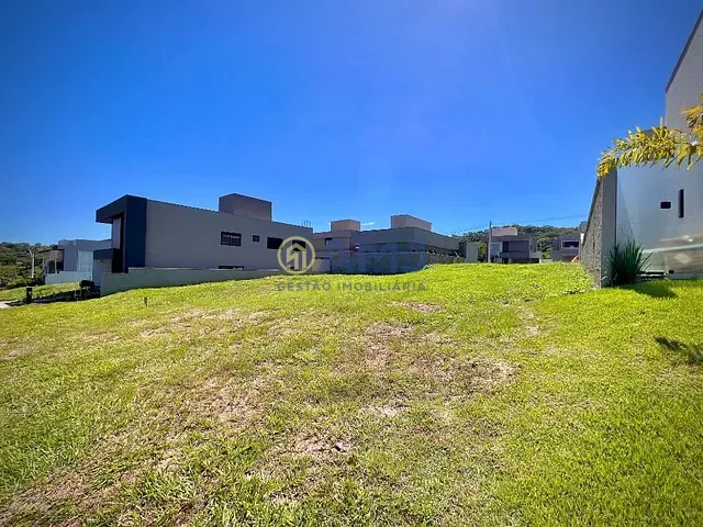 Terreno com 300m², à venda, no bairro Jardins Barcelona em Senador Canedo