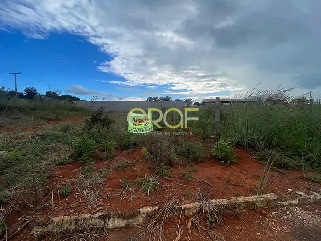 Terreno com 300m², à venda, no bairro Parque Laguna em Formosa