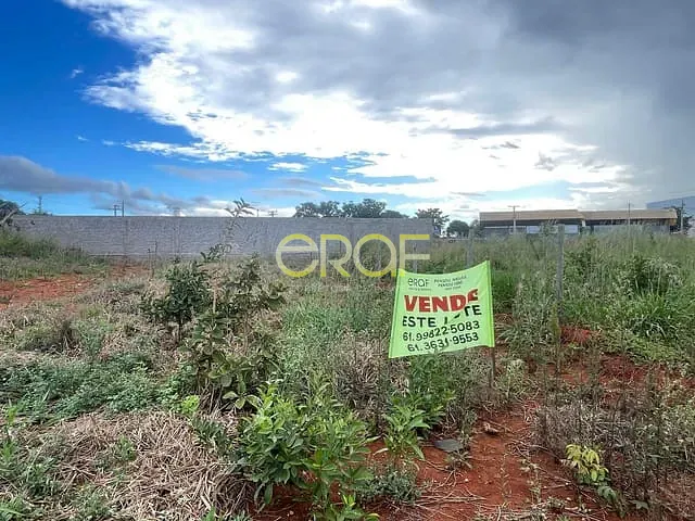 Terreno com 300m², à venda, no bairro Parque Laguna em Formosa