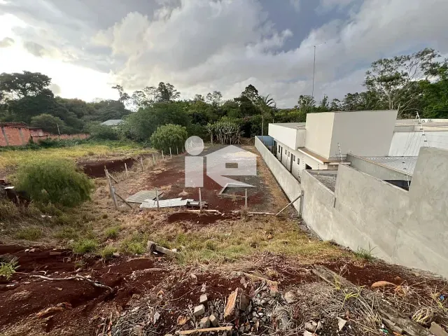 Terreno com 868m², à venda, no bairro Centro em Rolândia