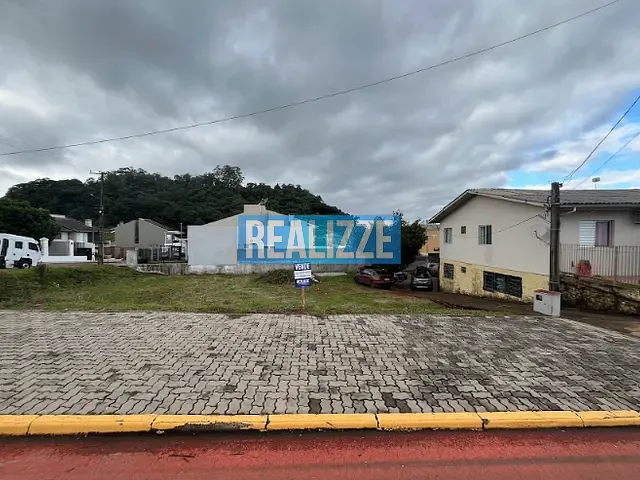 Terreno com 304m², à venda, no bairro Zancanaro em Marau