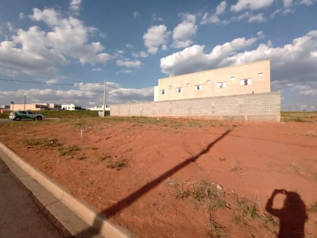 Terreno com 360m², à venda, no bairro Loteamento Parque Alvaroda em São João da Boa Vista