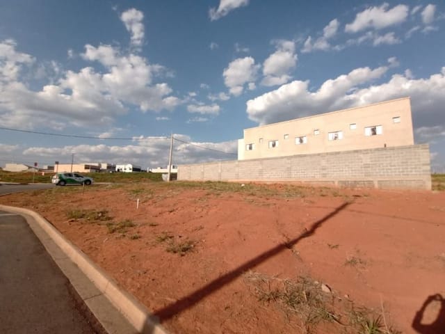 Terreno com 360m², à venda, no bairro Loteamento Parque Alvaroda em São João da Boa Vista