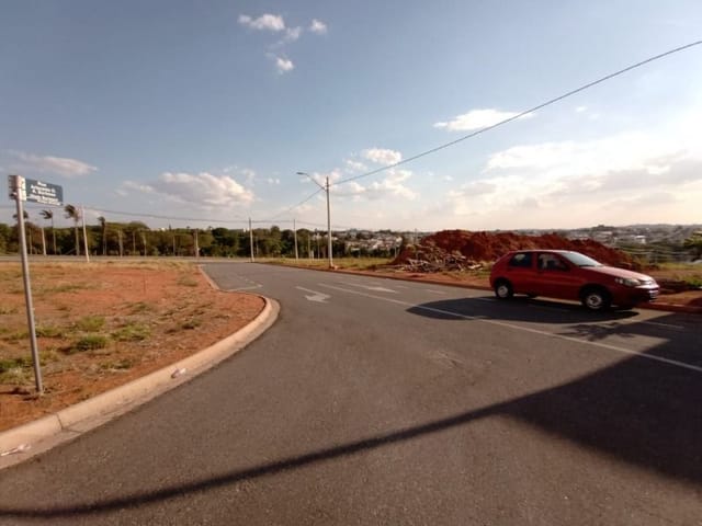 Terreno com 360m², à venda, no bairro Loteamento Parque Alvaroda em São João da Boa Vista