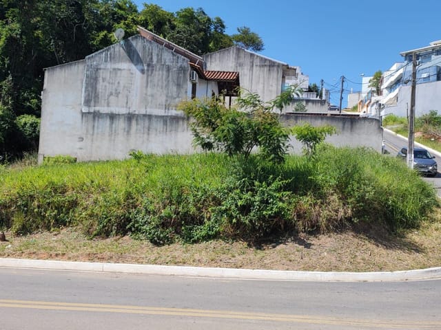 Terreno com 239m², à venda, no bairro Glória em Macaé