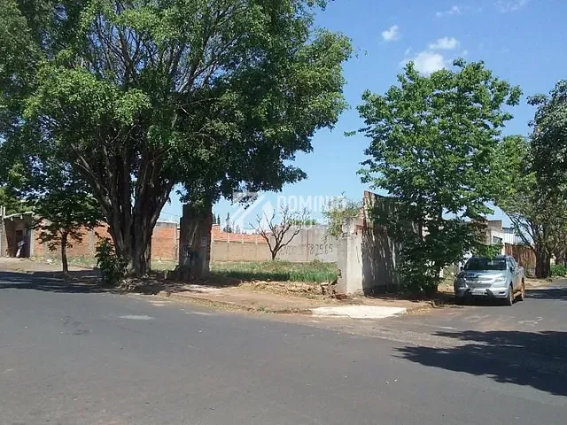 Terreno com 900m², à venda, no bairro Olinda em Uberaba