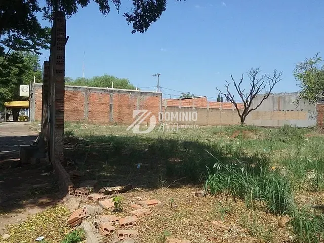 Terreno com 900m², à venda, no bairro Olinda em Uberaba