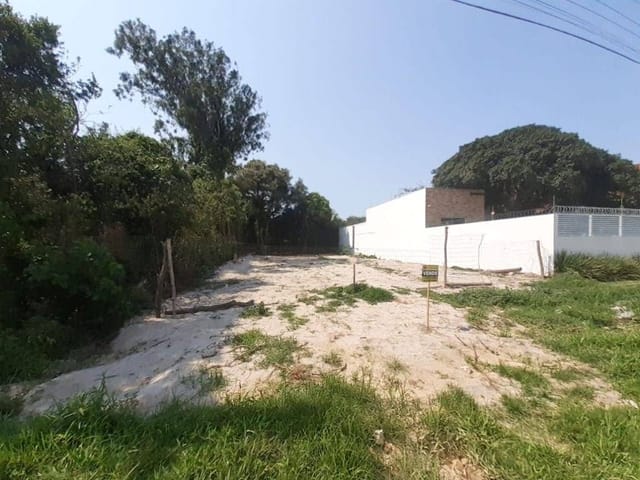 Terreno com 240m², à venda, no bairro Laranjal em Pelotas