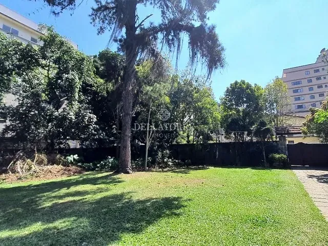 Terreno com 2292m², à venda, no bairro Vale do Paraíso em Teresópolis