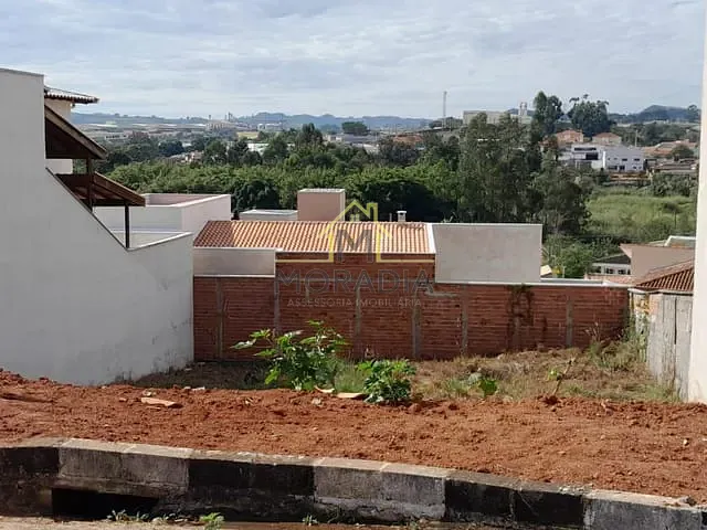 Terreno com 362m², à venda, no bairro Jardim Primavera III em Guaxupé