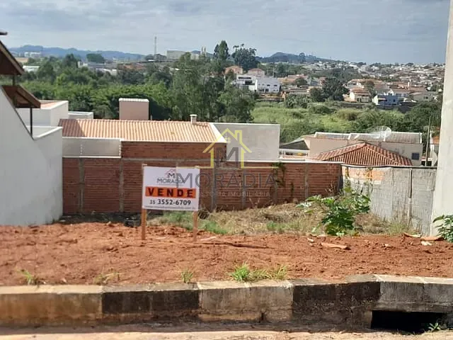 Terreno com 362m², à venda, no bairro Jardim Primavera III em Guaxupé