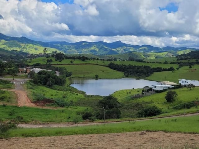Terreno com 865m², à venda, no bairro Lagoa das Garças em Cambuí