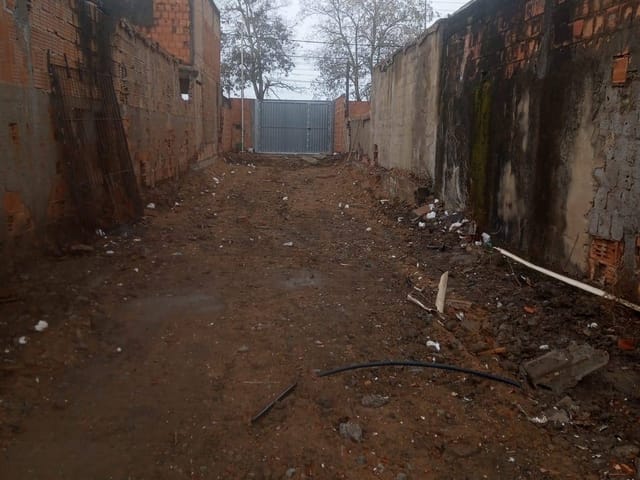 Terreno com 145m², à venda, no bairro Parque Tropical em Campos dos Goytacazes