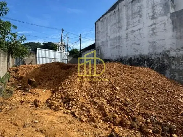 Terreno com 350m², à venda, no bairro Lopes de Oliveira em Sorocaba
