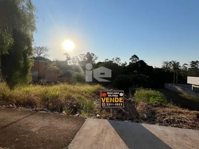 Terreno com 984m², à venda, no bairro Centro em Rolândia