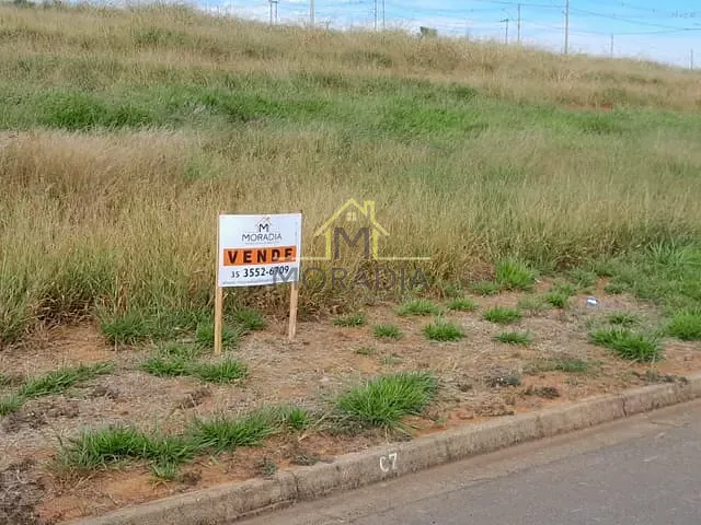 Terreno com 378m², à venda, no bairro Vale Da Mata em Guaxupé