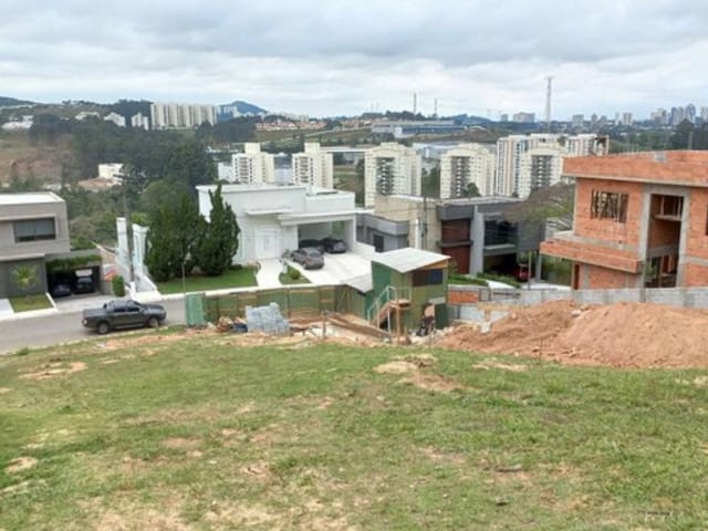 Terreno com 711m², à venda, no bairro Tamboré em Santana de Parnaíba