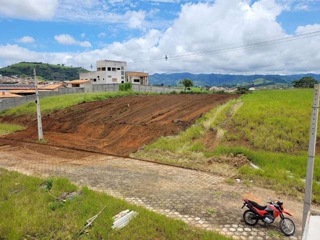 Terreno com 828m², à venda, no bairro Lagoa das Garças  em Cambuí