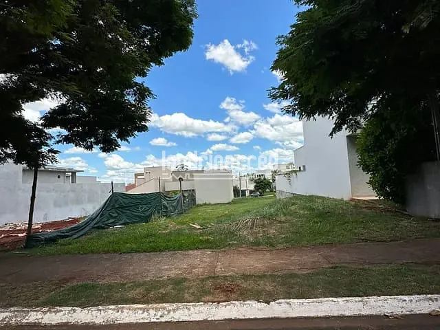 Terreno com 250m², à venda, no bairro Jardim Montecatini em Londrina
