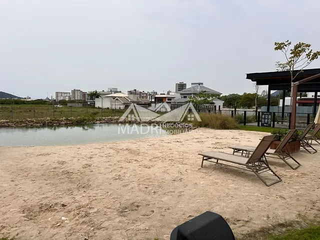 Terreno com 302m², à venda, no bairro Pedra Branca em Palhoça