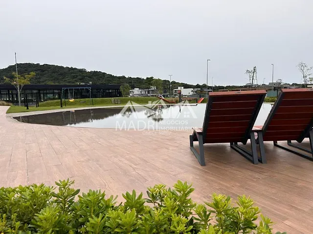 Terreno com 302m², à venda, no bairro Pedra Branca em Palhoça