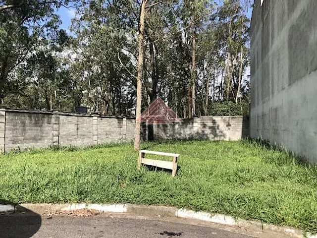 Terreno com 311m², à venda, no bairro Parque São Vicente em Mauá