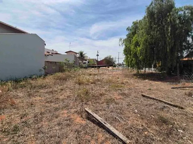 Terreno com 250m², à venda, no bairro Morada das Flores em Holambra