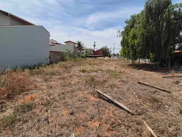 Terreno com 250m², à venda, no bairro Morada das Flores em Holambra