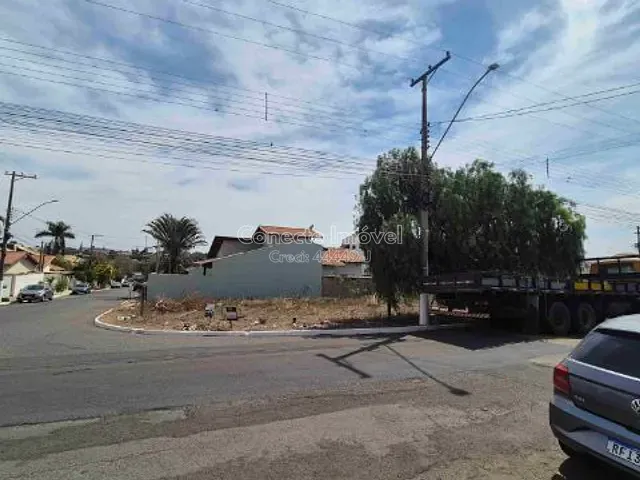 Terreno com 250m², à venda, no bairro Morada das Flores em Holambra