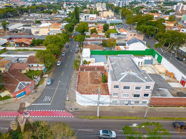 Terreno à venda, no bairro Rebouças em Curitiba